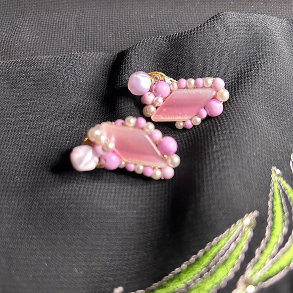 VTG MCM Double strand Choker and clip earring set. Beautiful beads!! - Picture 9 of 11